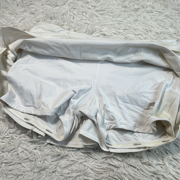 Lululemon Run: Pace Setter Skirt White - Picture 3 of 7